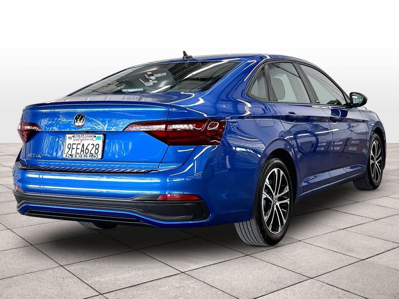 Used 2023 Volkswagen Jetta Sport FWD image 9