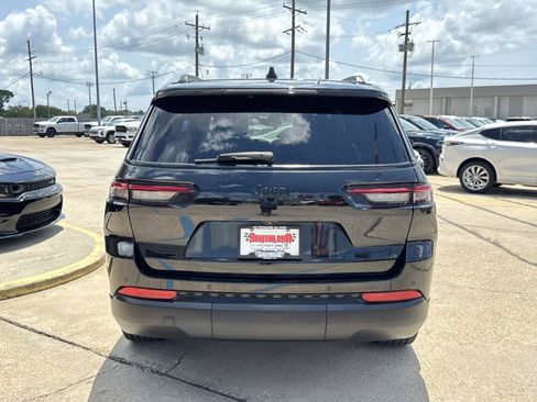 Used 2023 Jeep Grand Cherokee L Laredo RWD image 6