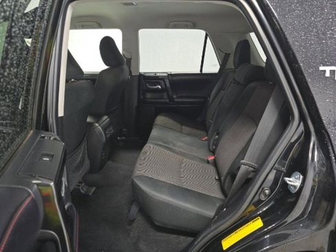 Used 2017 Toyota 4Runner TRD Off-Road image 8