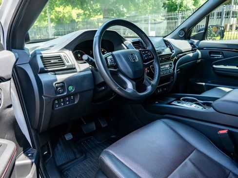 Used 2024 Honda Ridgeline Black Edition image 9