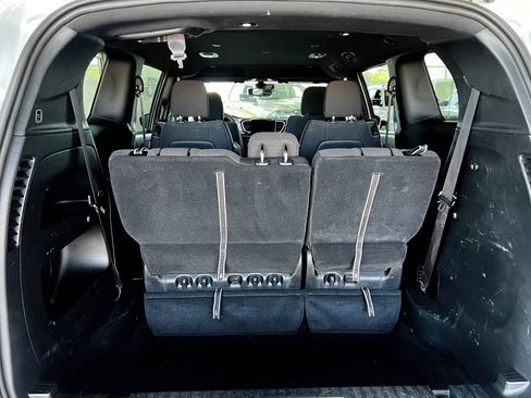 Used 2023 Chrysler Pacifica Touring FWD image 21