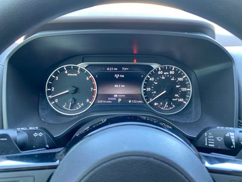 Used 2022 Nissan Rogue SV image 13