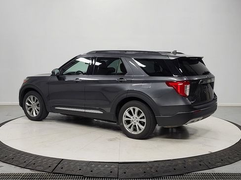 Used 2020 Ford Explorer XLT w/ Equipment Group 202A RWD image 5