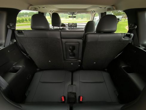 Used 2025 Mitsubishi Outlander SE AWD/4WD image 32