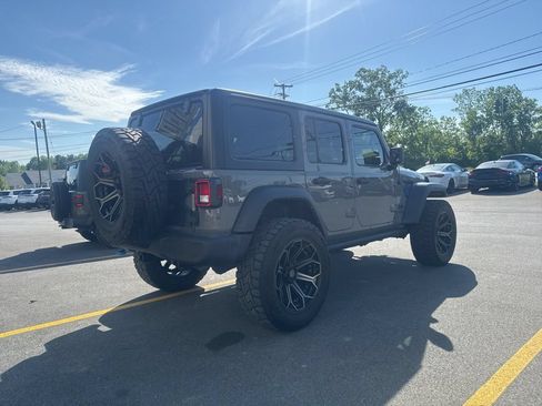 Used 2021 Jeep Wrangler Unlimited Sport AWD/4WD image 3