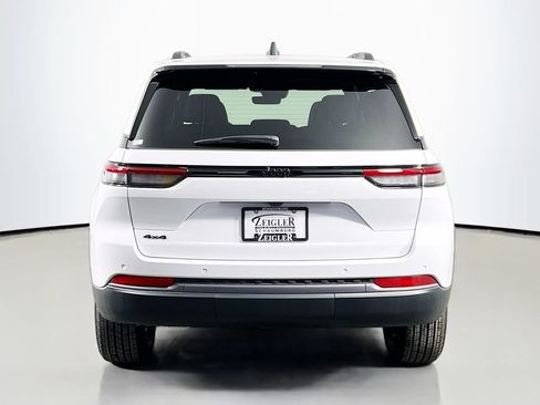 New 2026 Jeep Grand Cherokee Altitude AWD/4WD image 6