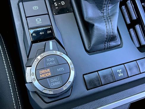 Used 2024 Toyota Tacoma TRD Off-Road image 33