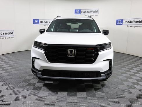 New 2025 Honda Pilot TrailSport image 2