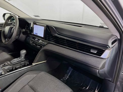 Used 2025 Toyota Camry LE FWD image 27