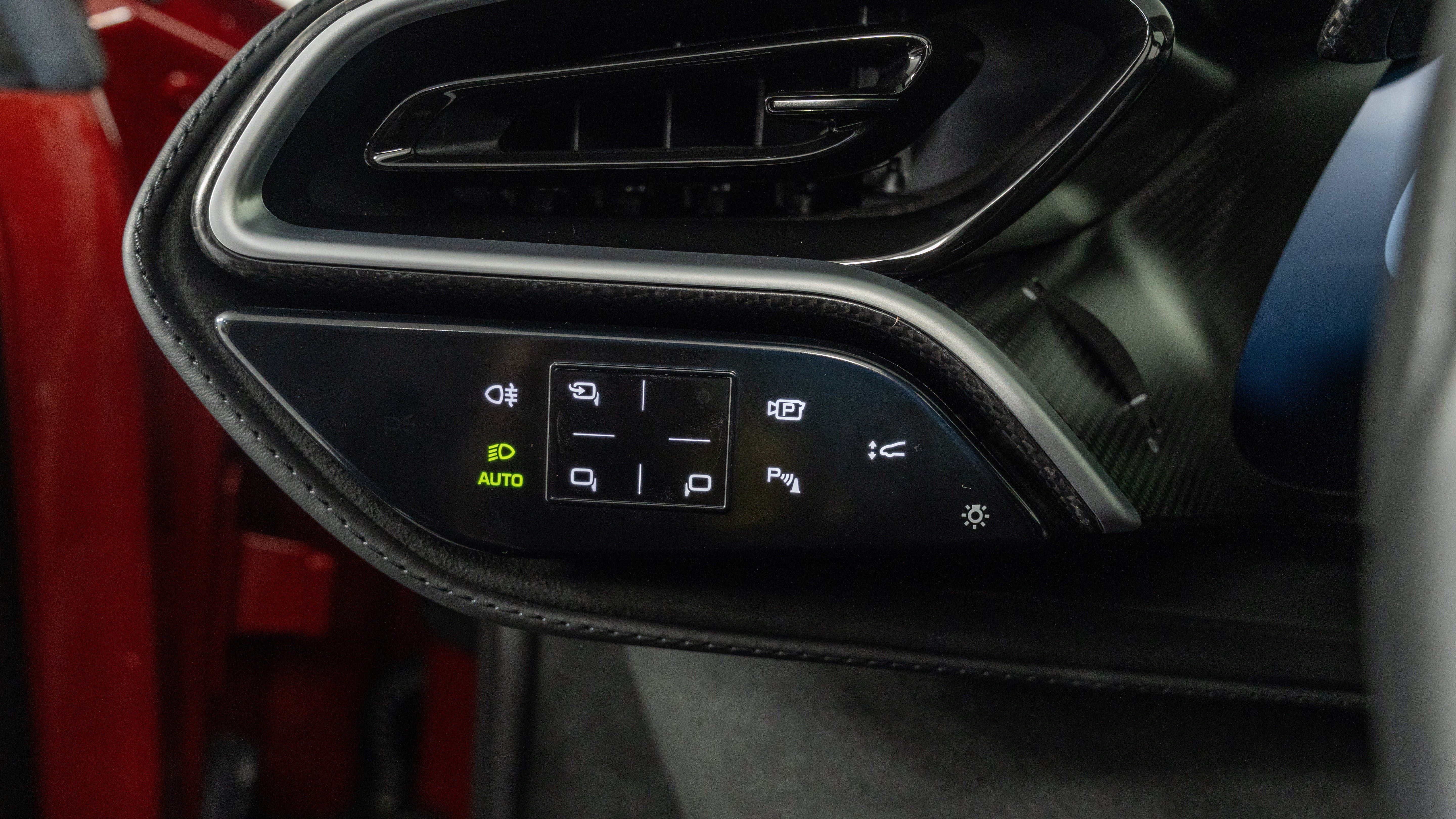 Used 2024 Ferrari 296 GTS RWD image 31
