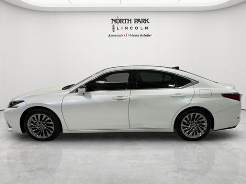 Used 2025 Lexus ES 350 Ultra Luxury w/ Accessory Package (Z2) FWD image 3