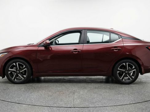 Used 2025 Nissan Sentra SV image 5