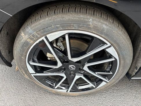 Certified 2025 Nissan Sentra SR FWD image 10