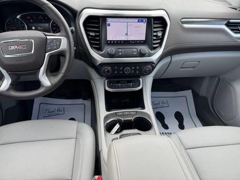 Used 2023 GMC Acadia SLT w/ Preferred Package AWD/4WD image 9