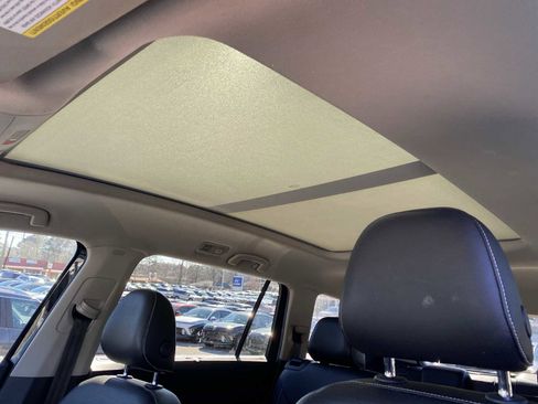 Used 2021 Volkswagen Atlas SEL image 25