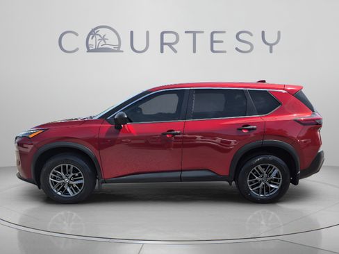 Used 2021 Nissan Rogue S FWD image 2