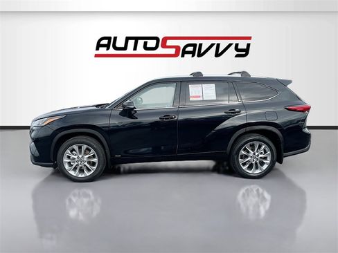 Used 2023 Toyota Highlander Limited image 4