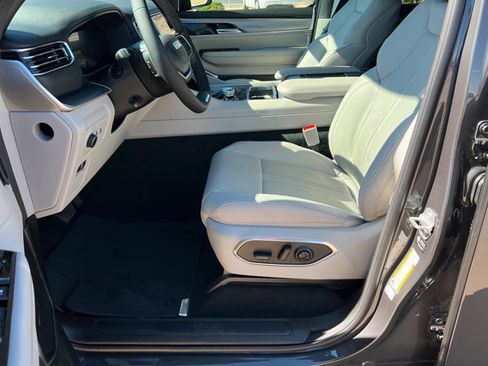 New 2026 Jeep Grand Wagoneer 4WD image 13