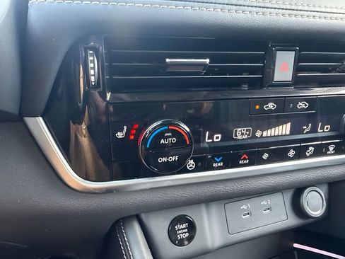 Used 2026 Nissan Rogue Platinum w/ Platinum Premium Package AWD/4WD image 23