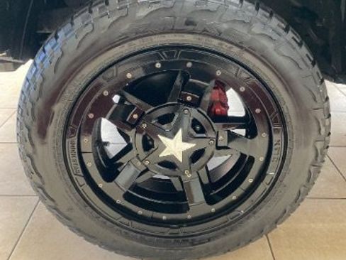 Used 2016 Toyota Tacoma TRD Off-Road w/ Towing Package image 35