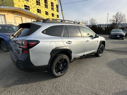 Used 2022 Subaru Outback Wilderness image 7