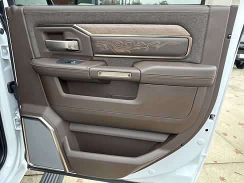 New 2025 RAM 2500 Limited AWD/4WD image 19