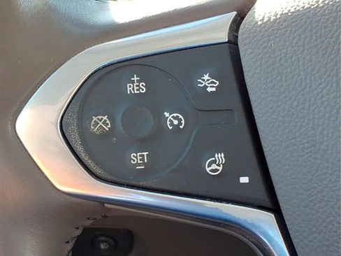 Used 2021 Chevrolet Traverse Premier AWD/4WD image 24