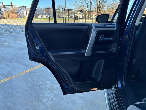 Used 2016 Toyota 4Runner SR5 image 16