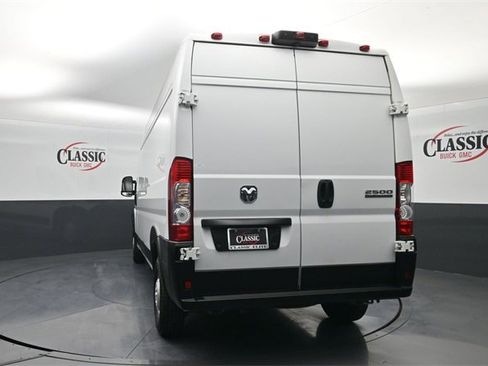 Used 2023 RAM ProMaster 2500 w/ Driver Convenience Group image 8