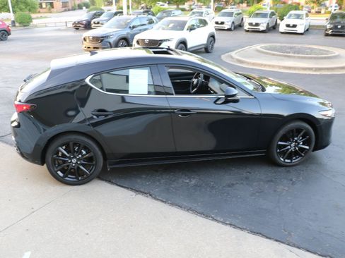 Used 2025 MAZDA MAZDA3 2.5 S Hatchback w/ Premium Pkg FWD image 5