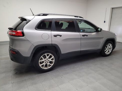Used 2017 Jeep Cherokee Sport image 10