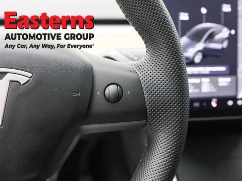 Used 2020 Tesla Model Y Long Range image 15