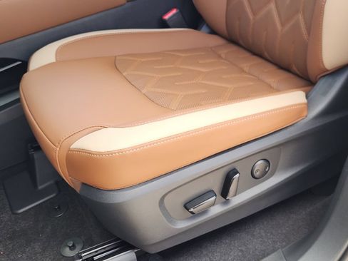 New 2026 Nissan Pathfinder Platinum w/ Cargo Package FWD image 18