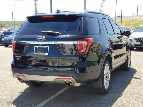 Used 2016 Ford Explorer XLT AWD/4WD image 3