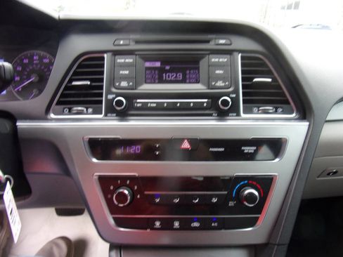 Used 2016 Hyundai Sonata SE image 24