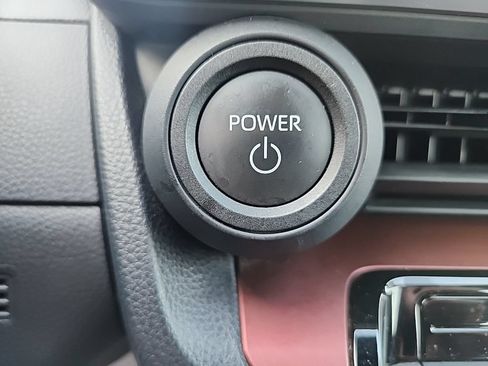 Used 2024 Toyota Prius Prime FWD image 21