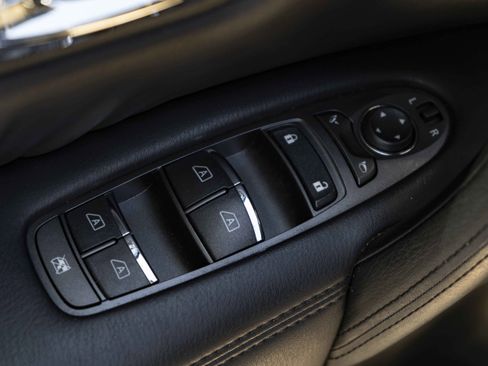 Used 2023 Nissan Armada SL w/ Midnight Edition Package RWD image 39
