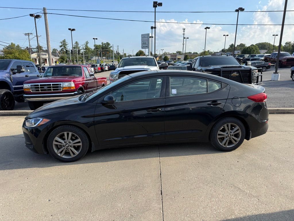 Used 2018 Hyundai Elantra SEL w/ Winter Weather Package FWD image 9