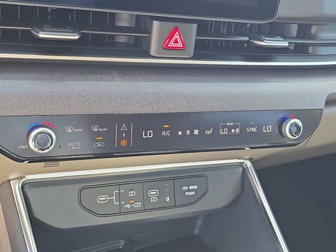 New 2026 Kia Carnival EX image 26