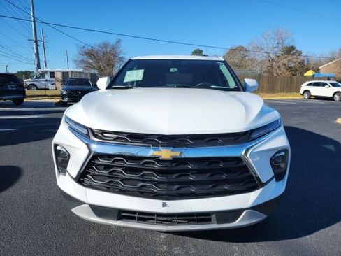 Used 2025 Chevrolet Blazer LT FWD image 12