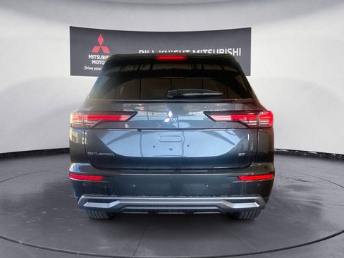 Used 2025 Mitsubishi Outlander SE FWD image 4