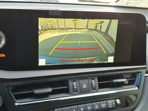Used 2025 Lexus ES 300h w/ Premium Package FWD image 23