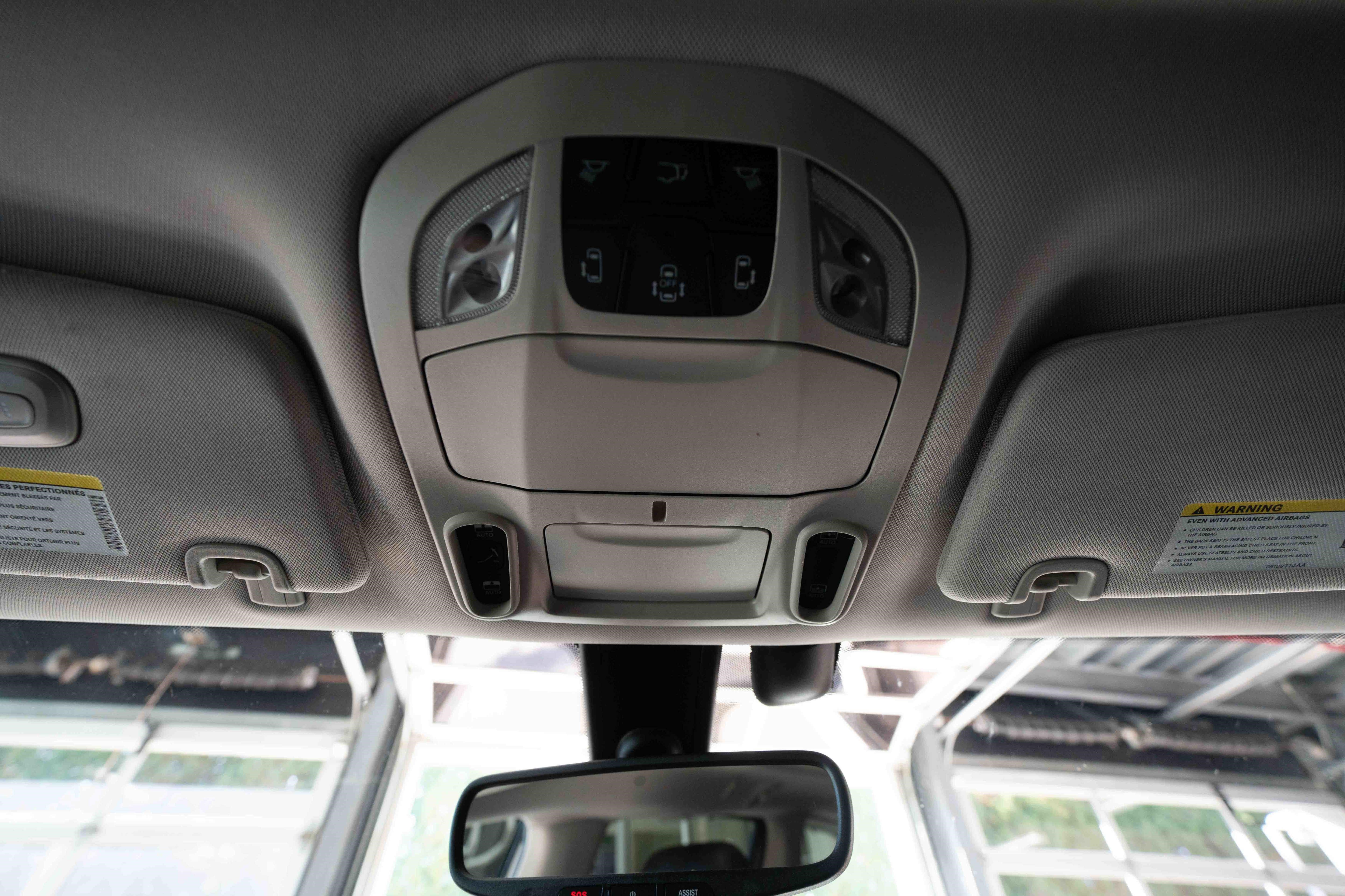 Used 2018 Chrysler Pacifica Limited FWD image 18