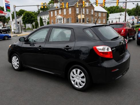 Used 2010 Toyota Matrix FWD image 3