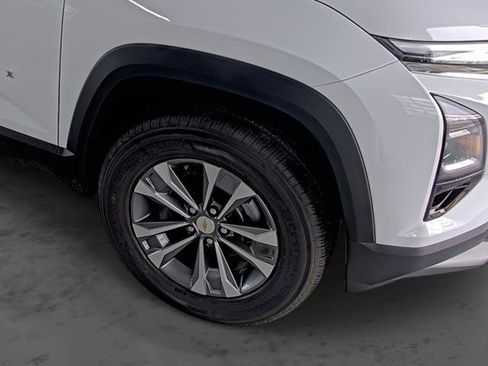 New 2027 Chevrolet Equinox LT w/ Convenience Package II FWD image 16