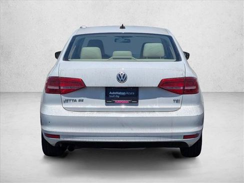 Used 2015 Volkswagen Jetta SE FWD image 6