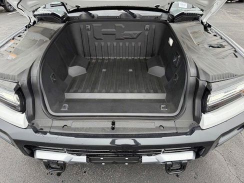 New 2026 GMC Hummer EV SUV image 39