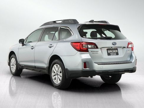 Used 2017 Subaru Outback 2.5i Premium AWD/4WD image 3