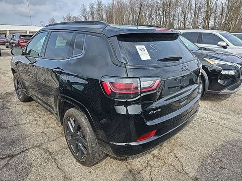 Used 2024 Jeep Compass Limited w/ High Altitude Package image 9