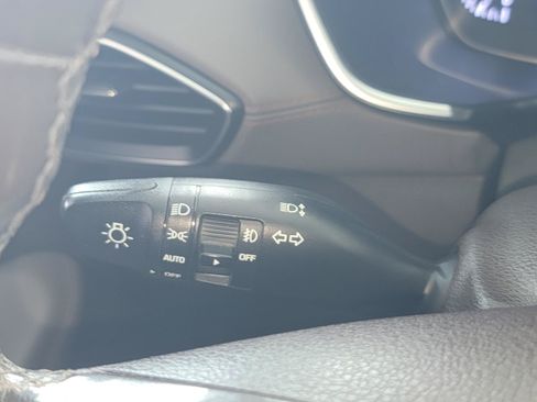 Used 2019 Hyundai Santa Fe Limited AWD/4WD image 19